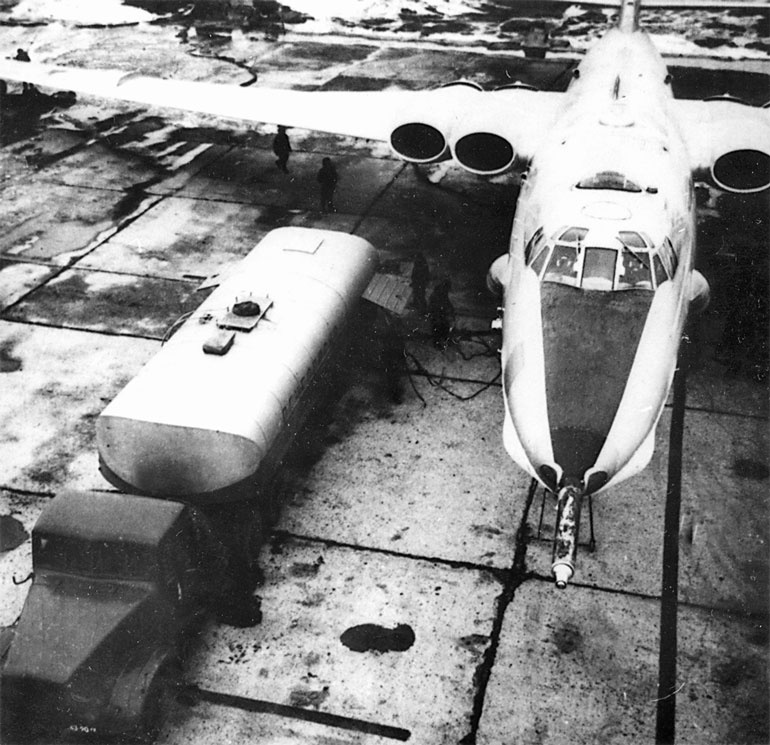 Иллюстрация к книге — Мясищев. Неудобный гений. Забытые победы советской авиации [i_073.jpg]