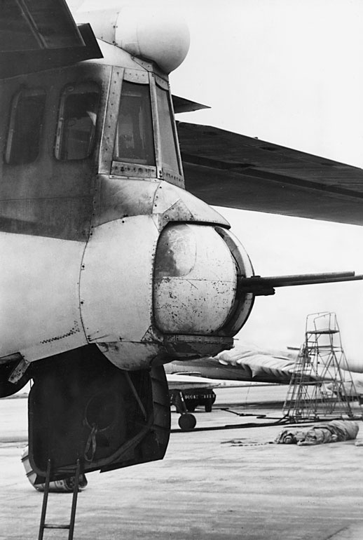 Иллюстрация к книге — Мясищев. Неудобный гений. Забытые победы советской авиации [i_083.jpg]