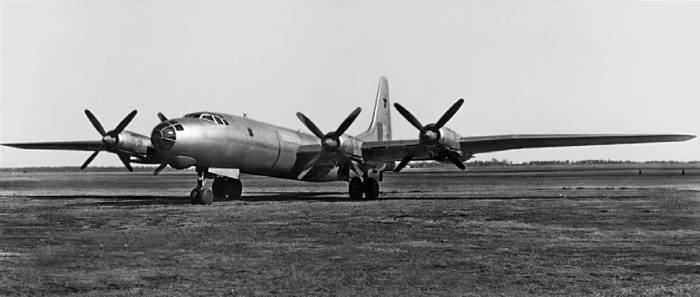 Иллюстрация к книге — Боевые самолеты Туполева [bsamtyp1_img_102.jpg]