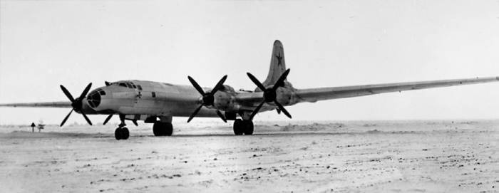 Иллюстрация к книге — Боевые самолеты Туполева [bsamtyp1_img_104.jpg]