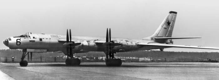 Иллюстрация к книге — Боевые самолеты Туполева [bsamtyp1_img_151.jpg]