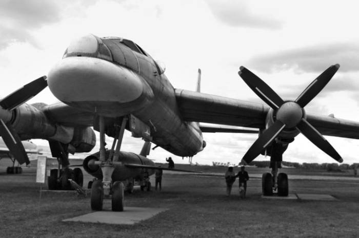 Иллюстрация к книге — Боевые самолеты Туполева [bsamtyp1_img_155.jpg]