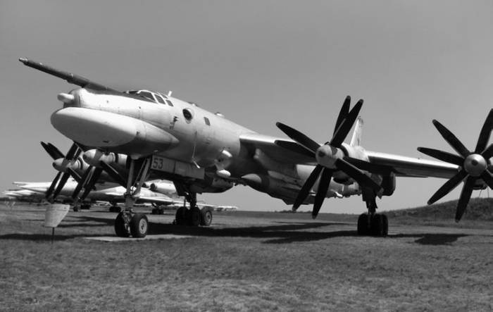 Иллюстрация к книге — Боевые самолеты Туполева [bsamtyp1_img_157.jpg]