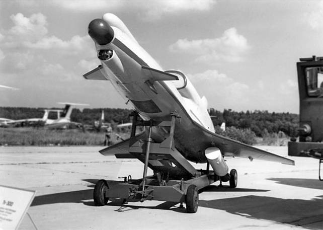 Иллюстрация к книге — Боевые самолеты Туполева [bsamtyp1_img_177.jpg]