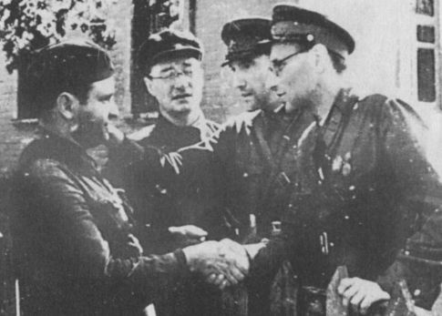 Иллюстрация к книге — Я видела детство и юность XX века [i_029.jpg]