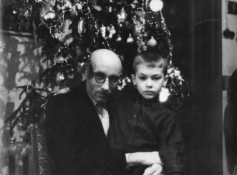 Иллюстрация к книге — Художник Оскар Рабин. Запечатленная судьба [b00000151.png.jpg]