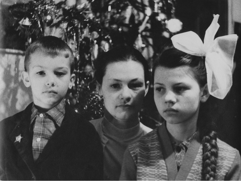 Иллюстрация к книге — Художник Оскар Рабин. Запечатленная судьба [b00000154.png.jpg]