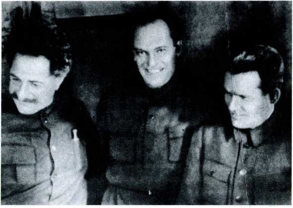 Иллюстрация к книге — Стражи Кремля. От "охранки" до 9 - го управления КГБ [i_017.jpg]