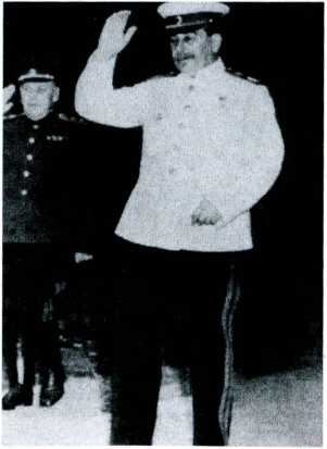 Иллюстрация к книге — Стражи Кремля. От "охранки" до 9 - го управления КГБ [i_018.jpg]