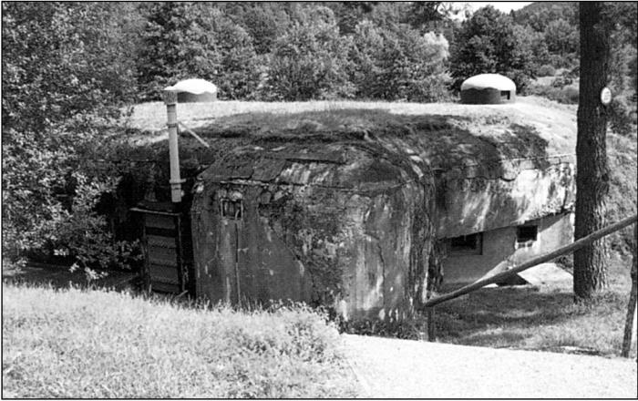 Иллюстрация к книге — Все укрепрайоны и оборонительные линии Второй Мировой [i_007.jpg]