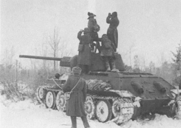 Иллюстрация к книге — Кровавый плацдарм. 49-я армия в прорыве под Тарусой и боях на реке Угре. 1941-1942 [i_020.jpg]