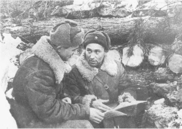 Иллюстрация к книге — Кровавый плацдарм. 49-я армия в прорыве под Тарусой и боях на реке Угре. 1941-1942 [i_046.jpg]