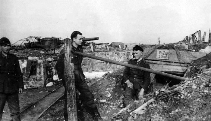 Иллюстрация к книге — Первый штурм Севастополя. Ноябрь 41-го [i_043.jpg]