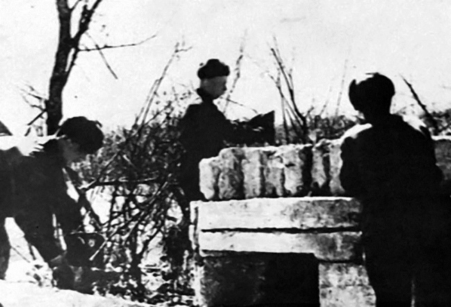 Иллюстрация к книге — Первый штурм Севастополя. Ноябрь 41-го [i_049.jpg]