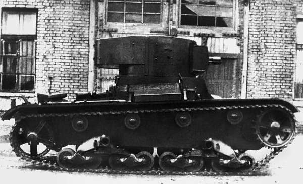 Иллюстрация к книге — Зимняя война: «Ломят танки широкие просеки» [block_001320_page_046_image_0001.jpg]