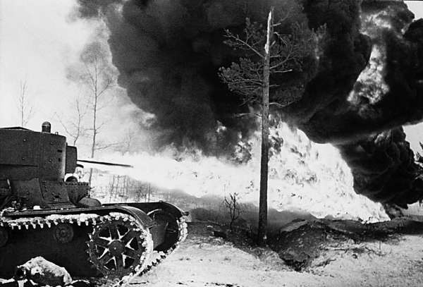 Иллюстрация к книге — Зимняя война: «Ломят танки широкие просеки» [block_001320_page_049_image_0001.jpg]