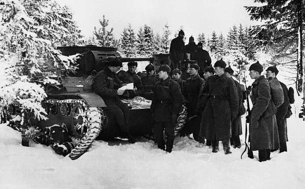 Иллюстрация к книге — Зимняя война: «Ломят танки широкие просеки» [block_001320_page_074_image_0001.jpg]