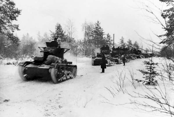 Иллюстрация к книге — Зимняя война: «Ломят танки широкие просеки» [block_001320_page_078_image_0001.jpg]