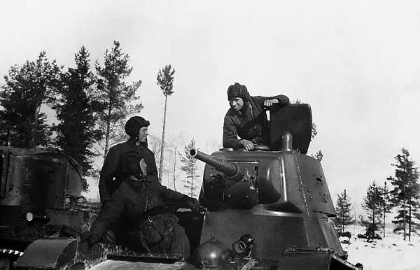 Иллюстрация к книге — Зимняя война: «Ломят танки широкие просеки» [block_001320_page_079_image_0001.jpg]