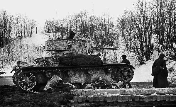 Иллюстрация к книге — Зимняя война: «Ломят танки широкие просеки» [block_001320_page_084_image_0001.jpg]