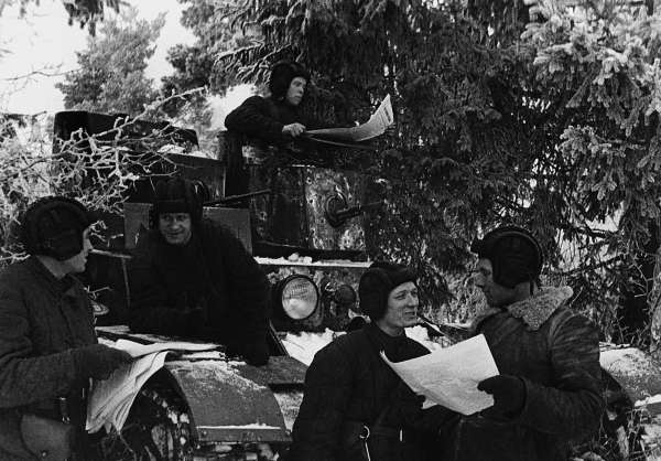 Иллюстрация к книге — Зимняя война: «Ломят танки широкие просеки» [block_001320_page_093_image_0001.jpg]