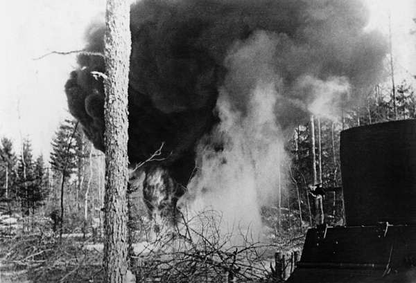 Иллюстрация к книге — Зимняя война: «Ломят танки широкие просеки» [block_001320_page_098_image_0001.jpg]