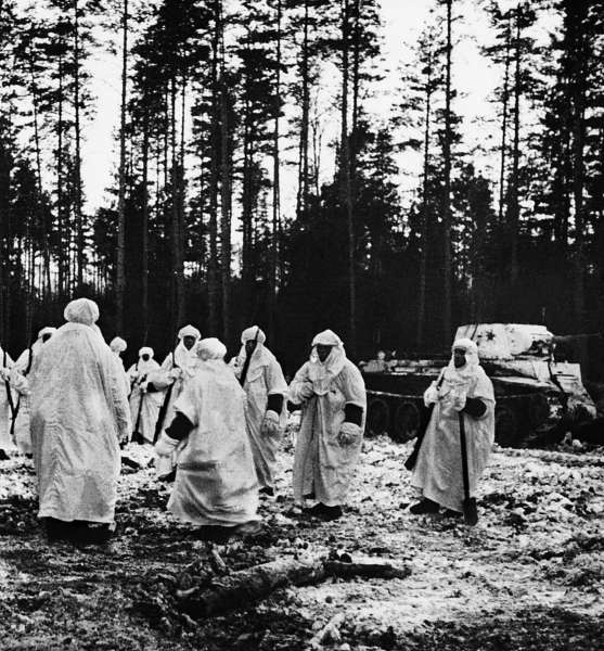 Иллюстрация к книге — Зимняя война: «Ломят танки широкие просеки» [block_001320_page_125_image_0001.jpg]