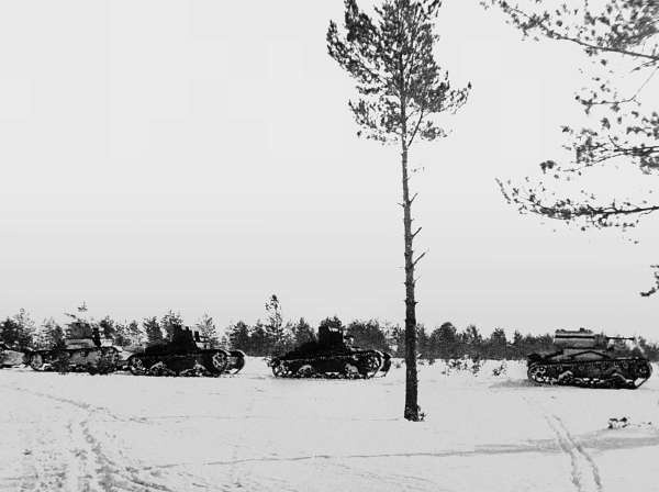Иллюстрация к книге — Зимняя война: «Ломят танки широкие просеки» [block_001320_page_135_image_0001.jpg]