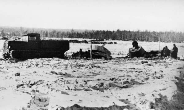 Иллюстрация к книге — Зимняя война: «Ломят танки широкие просеки» [block_001320_page_162_image_0001.jpg]