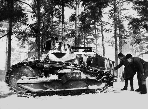 Иллюстрация к книге — Зимняя война: «Ломят танки широкие просеки» [block_001320_page_182_image_0001.jpg]