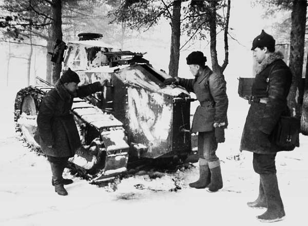 Иллюстрация к книге — Зимняя война: «Ломят танки широкие просеки» [block_001320_page_183_image_0001.jpg]