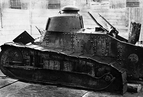 Иллюстрация к книге — Зимняя война: «Ломят танки широкие просеки» [block_001320_page_192_image_0001.jpg]