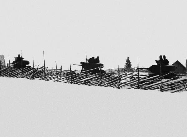 Иллюстрация к книге — Зимняя война: «Ломят танки широкие просеки» [block_001320_page_210_image_0001.jpg]