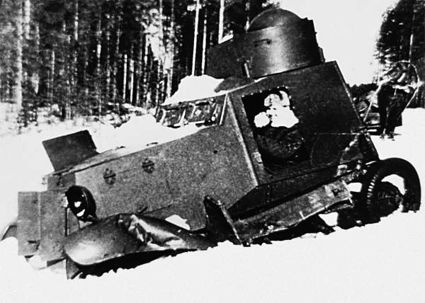 Иллюстрация к книге — Зимняя война: «Ломят танки широкие просеки» [block_001320_page_243_image_0001.jpg]