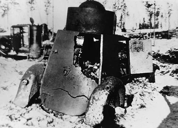 Иллюстрация к книге — Зимняя война: «Ломят танки широкие просеки» [block_001320_page_243_image_0002.jpg]