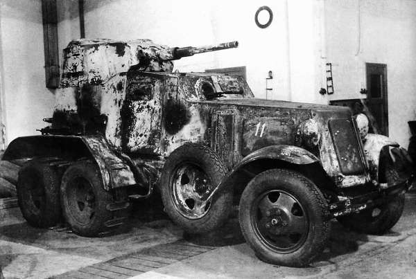 Иллюстрация к книге — Зимняя война: «Ломят танки широкие просеки» [block_001320_page_244_image_0001.jpg]