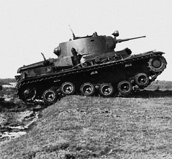 Иллюстрация к книге — Зимняя война: «Ломят танки широкие просеки» [block_001320_page_272_image_0001.jpg]