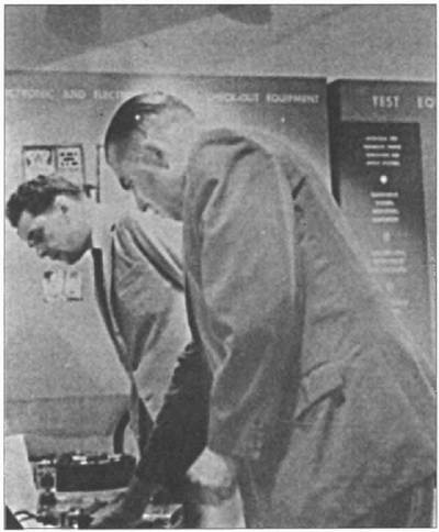 Иллюстрация к книге — Военно-морской шпионаж. История противостояния [i_026.jpg]