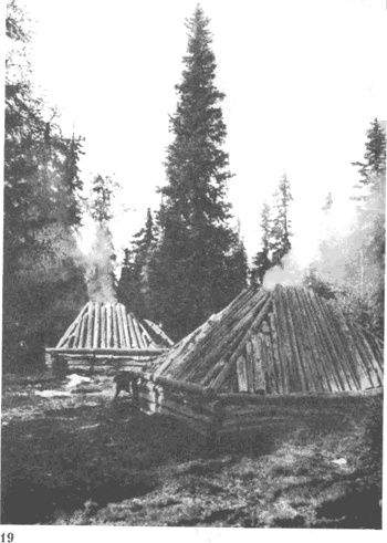 Иллюстрация к книге — Лапландцы. Охотники за северными оленями [i_075.jpg]