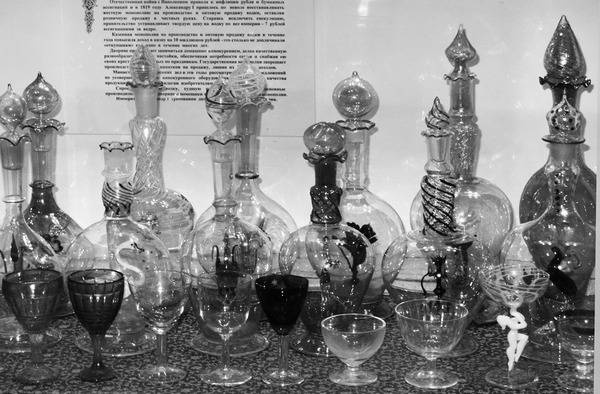 Иллюстрация к книге — Рестораны, трактиры, чайные. Из истории общественного питания в Петербурге. XVIII - начало XX века [i_062.jpg]