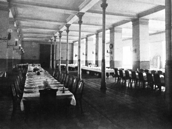 Иллюстрация к книге — Рестораны, трактиры, чайные. Из истории общественного питания в Петербурге. XVIII - начало XX века [i_071.jpg]