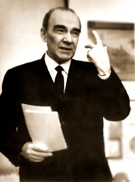 Иллюстрация к книге — Мемуарески [i_009.jpg]