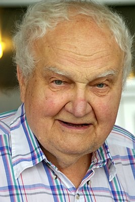 Иллюстрация к книге — Мемуарески [i_010.jpg]