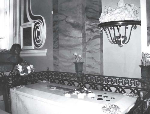 Иллюстрация к книге — Печальные ритуалы императорской России [i_064.jpg]