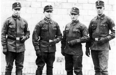 Иллюстрация к книге — Штурмовые отряды (СА) Гитлера 1921-1945 [i_046.jpg]