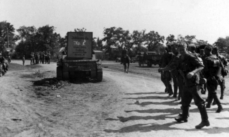 Иллюстрация к книге — Уманский "котел". Трагедия 6-й и 12-й армий [i_018.jpg]