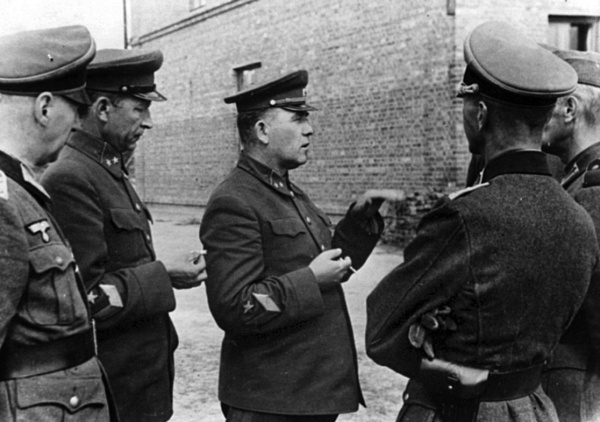 Иллюстрация к книге — Уманский "котел". Трагедия 6-й и 12-й армий [i_022.jpg]