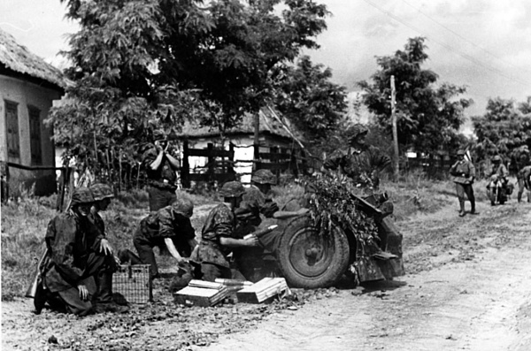 Иллюстрация к книге — Уманский "котел". Трагедия 6-й и 12-й армий [i_025.jpg]