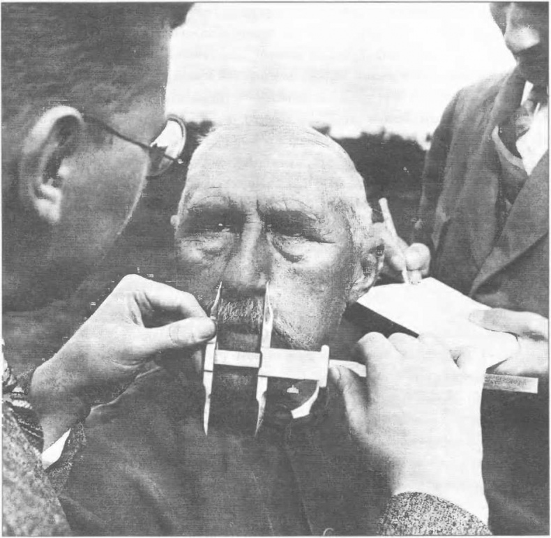 Иллюстрация к книге — Оккультные тайны Третьего рейха. Темные силы, освобожденные нацистами [i_008.jpg]