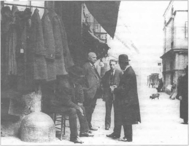 Иллюстрация к книге — Оккультные тайны Третьего рейха. Темные силы, освобожденные нацистами [i_021.jpg]